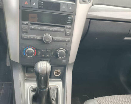 Чорний Шевроле Каптіва, об'ємом двигуна 2.4 л та пробігом 46 тис. км за 14000 $, фото 2 на Automoto.ua