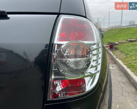 Черный Шевроле Каптива, объемом двигателя 2.2 л и пробегом 129 тыс. км за 12500 $, фото 49 на Automoto.ua