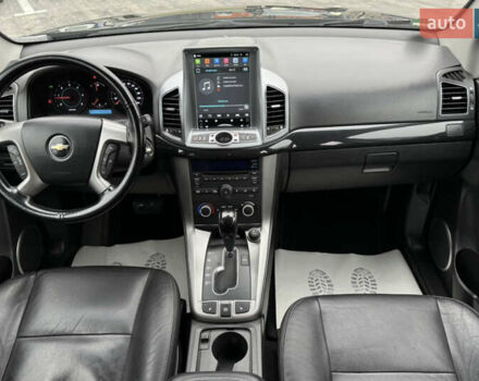 Черный Шевроле Каптива, объемом двигателя 2.2 л и пробегом 150 тыс. км за 12250 $, фото 24 на Automoto.ua