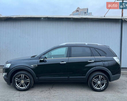 Черный Шевроле Каптива, объемом двигателя 2.2 л и пробегом 129 тыс. км за 12500 $, фото 7 на Automoto.ua