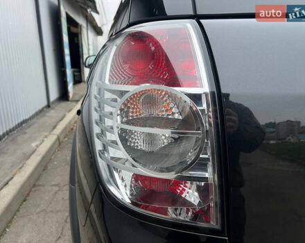 Черный Шевроле Каптива, объемом двигателя 2.2 л и пробегом 129 тыс. км за 12500 $, фото 50 на Automoto.ua