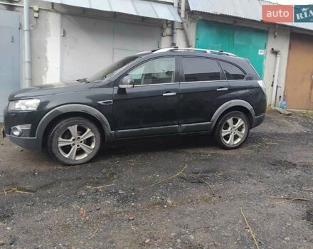 Черный Шевроле Каптива, объемом двигателя 2.23 л и пробегом 203 тыс. км за 10750 $, фото 2 на Automoto.ua
