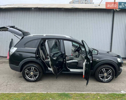 Черный Шевроле Каптива, объемом двигателя 2.2 л и пробегом 129 тыс. км за 12500 $, фото 76 на Automoto.ua