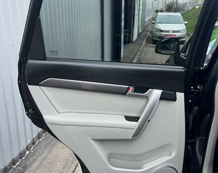 Черный Шевроле Каптива, объемом двигателя 2.2 л и пробегом 129 тыс. км за 12500 $, фото 29 на Automoto.ua