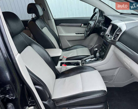 Черный Шевроле Каптива, объемом двигателя 2.2 л и пробегом 129 тыс. км за 12500 $, фото 28 на Automoto.ua