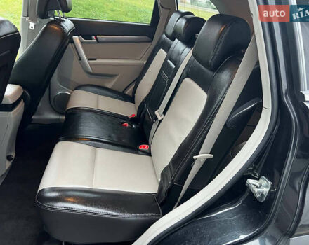 Черный Шевроле Каптива, объемом двигателя 2.2 л и пробегом 129 тыс. км за 12500 $, фото 32 на Automoto.ua