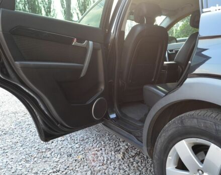 Черный Шевроле Каптива, объемом двигателя 2.4 л и пробегом 217 тыс. км за 9700 $, фото 9 на Automoto.ua