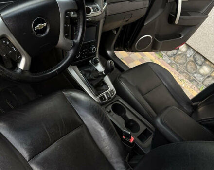 Черный Шевроле Каптива, объемом двигателя 2.2 л и пробегом 350 тыс. км за 10000 $, фото 8 на Automoto.ua