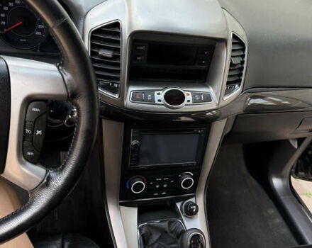 Черный Шевроле Каптива, объемом двигателя 2.2 л и пробегом 350 тыс. км за 10000 $, фото 16 на Automoto.ua