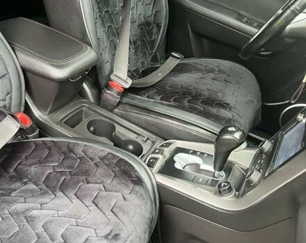 Черный Шевроле Каптива, объемом двигателя 2.23 л и пробегом 138 тыс. км за 12500 $, фото 25 на Automoto.ua