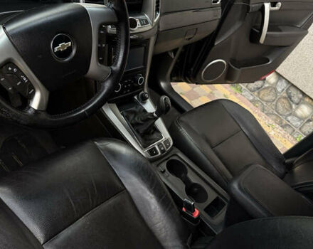 Черный Шевроле Каптива, объемом двигателя 2.2 л и пробегом 350 тыс. км за 10000 $, фото 9 на Automoto.ua