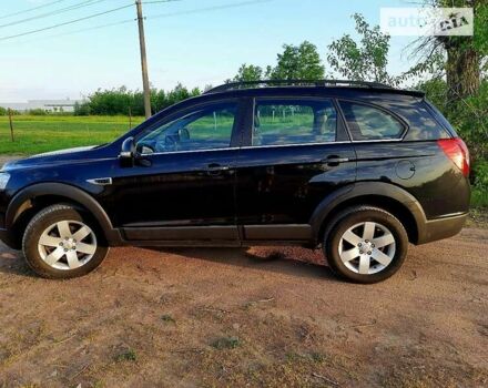 Черный Шевроле Каптива, объемом двигателя 2.2 л и пробегом 204 тыс. км за 11500 $, фото 4 на Automoto.ua