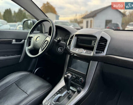 Черный Шевроле Каптива, объемом двигателя 2.23 л и пробегом 200 тыс. км за 11999 $, фото 23 на Automoto.ua