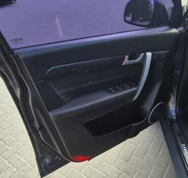 Черный Шевроле Каптива, объемом двигателя 2 л и пробегом 192 тыс. км за 12300 $, фото 12 на Automoto.ua