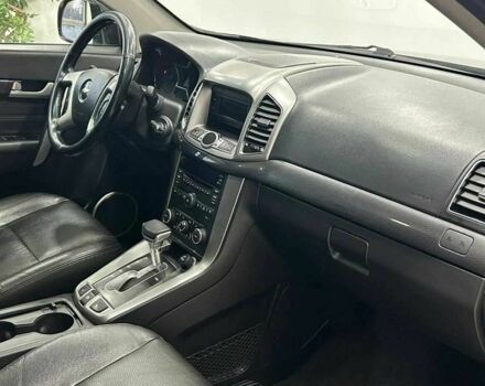 Черный Шевроле Каптива, объемом двигателя 2.2 л и пробегом 125 тыс. км за 11958 $, фото 4 на Automoto.ua