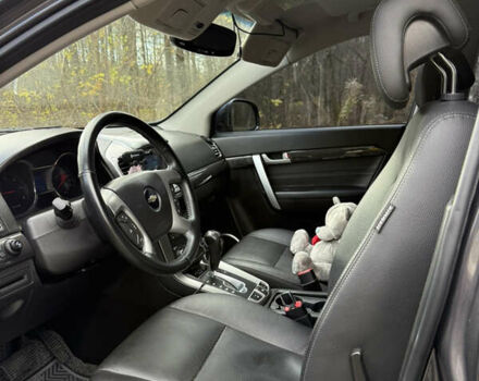 Черный Шевроле Каптива, объемом двигателя 2.2 л и пробегом 113 тыс. км за 12900 $, фото 9 на Automoto.ua