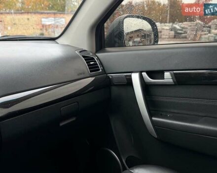 Чорний Шевроле Каптіва, об'ємом двигуна 2.2 л та пробігом 168 тис. км за 13240 $, фото 32 на Automoto.ua