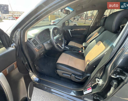 Черный Шевроле Каптива, объемом двигателя 2.38 л и пробегом 135 тыс. км за 12200 $, фото 13 на Automoto.ua