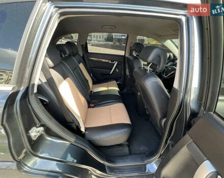 Черный Шевроле Каптива, объемом двигателя 2.38 л и пробегом 135 тыс. км за 12200 $, фото 9 на Automoto.ua