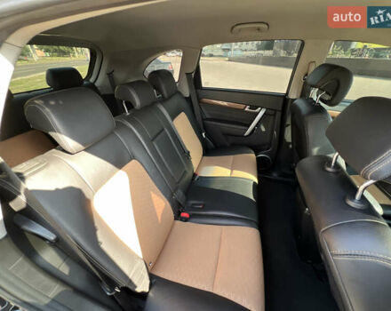 Черный Шевроле Каптива, объемом двигателя 2.38 л и пробегом 135 тыс. км за 12200 $, фото 11 на Automoto.ua