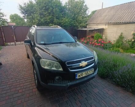 Черный Шевроле Каптива, объемом двигателя 2 л и пробегом 360 тыс. км за 4000 $, фото 1 на Automoto.ua