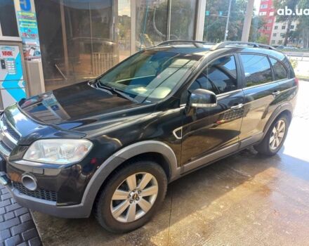 Черный Шевроле Каптива, объемом двигателя 2.4 л и пробегом 180 тыс. км за 8000 $, фото 1 на Automoto.ua