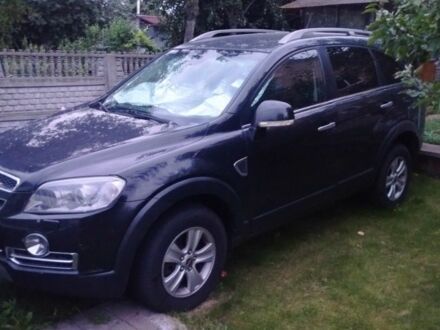 Черный Шевроле Каптива, объемом двигателя 2 л и пробегом 240 тыс. км за 7800 $, фото 1 на Automoto.ua