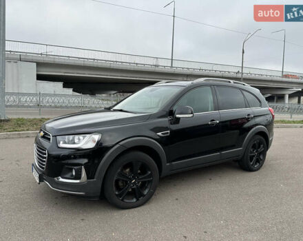 Черный Шевроле Каптива, объемом двигателя 2.23 л и пробегом 203 тыс. км за 13950 $, фото 1 на Automoto.ua