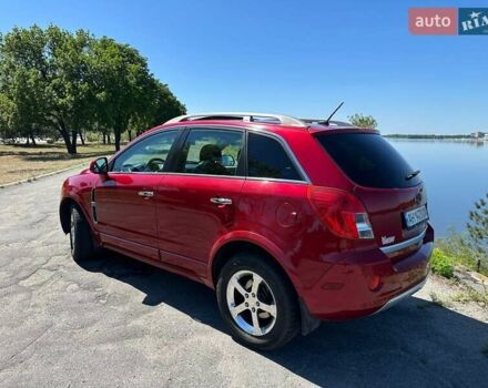 Красный Шевроле Каптива, объемом двигателя 2.38 л и пробегом 237 тыс. км за 9299 $, фото 2 на Automoto.ua