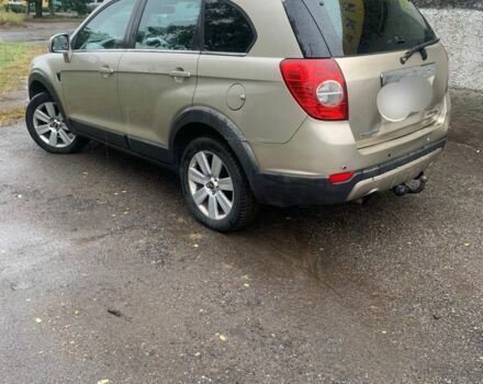 Жовтий Шевроле Каптіва, об'ємом двигуна 2 л та пробігом 367 тис. км за 4300 $, фото 3 на Automoto.ua
