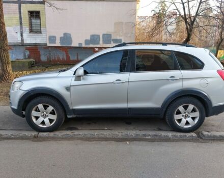 Серый Шевроле Каптива, объемом двигателя 2.4 л и пробегом 280 тыс. км за 6750 $, фото 2 на Automoto.ua