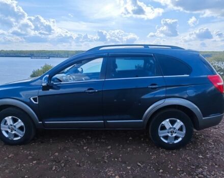 Серый Шевроле Каптива, объемом двигателя 2 л и пробегом 237 тыс. км за 7500 $, фото 3 на Automoto.ua