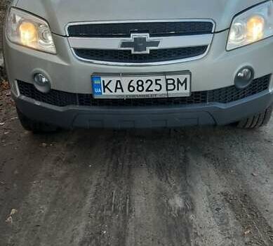 Сірий Шевроле Каптіва, об'ємом двигуна 2.4 л та пробігом 246 тис. км за 7900 $, фото 9 на Automoto.ua