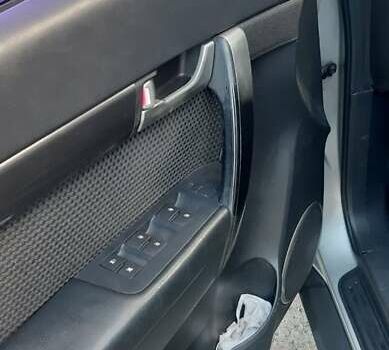 Сірий Шевроле Каптіва, об'ємом двигуна 2.4 л та пробігом 246 тис. км за 7900 $, фото 17 на Automoto.ua