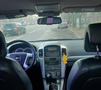 Сірий Шевроле Каптіва, об'ємом двигуна 2.4 л та пробігом 246 тис. км за 7900 $, фото 19 на Automoto.ua