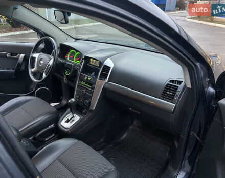 Серый Шевроле Каптива, объемом двигателя 2 л и пробегом 160 тыс. км за 8300 $, фото 12 на Automoto.ua