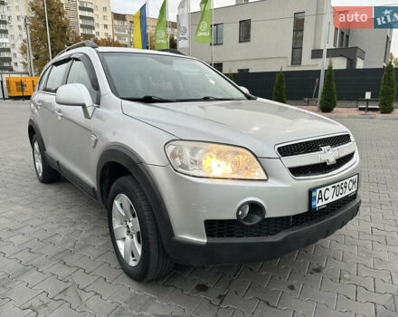 Серый Шевроле Каптива, объемом двигателя 2.41 л и пробегом 230 тыс. км за 7500 $, фото 3 на Automoto.ua