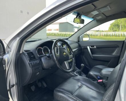 Серый Шевроле Каптива, объемом двигателя 0 л и пробегом 220 тыс. км за 7800 $, фото 4 на Automoto.ua