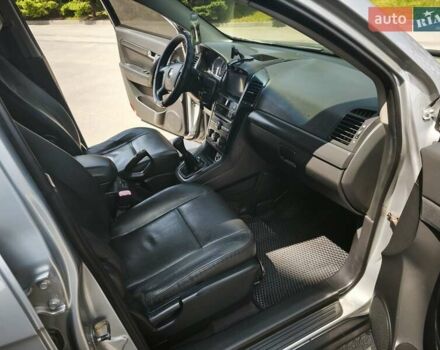 Серый Шевроле Каптива, объемом двигателя 2.4 л и пробегом 324 тыс. км за 6350 $, фото 9 на Automoto.ua