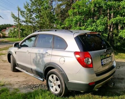 Сірий Шевроле Каптіва, об'ємом двигуна 2.41 л та пробігом 237 тис. км за 7800 $, фото 1 на Automoto.ua