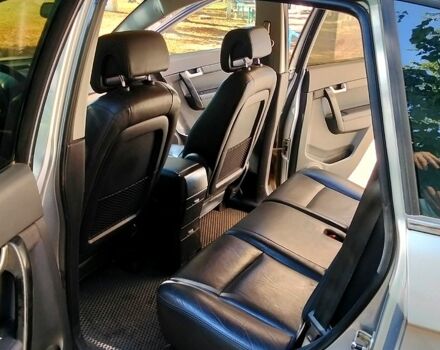 Серый Шевроле Каптива, объемом двигателя 2.4 л и пробегом 176 тыс. км за 8200 $, фото 3 на Automoto.ua