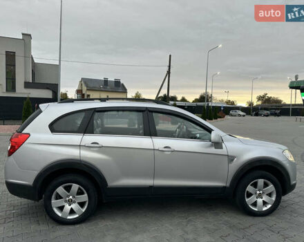 Серый Шевроле Каптива, объемом двигателя 2.41 л и пробегом 230 тыс. км за 7500 $, фото 5 на Automoto.ua