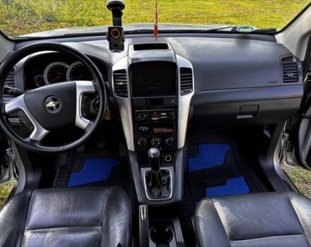 Серый Шевроле Каптива, объемом двигателя 2.4 л и пробегом 244 тыс. км за 3900 $, фото 3 на Automoto.ua