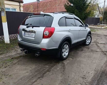 Серый Шевроле Каптива, объемом двигателя 1.99 л и пробегом 360 тыс. км за 9200 $, фото 2 на Automoto.ua