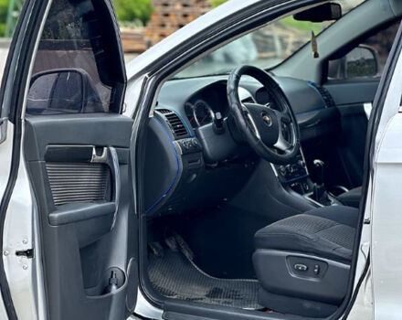 Сірий Шевроле Каптіва, об'ємом двигуна 2 л та пробігом 280 тис. км за 9500 $, фото 4 на Automoto.ua