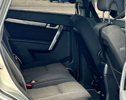 Сірий Шевроле Каптіва, об'ємом двигуна 2 л та пробігом 280 тис. км за 9500 $, фото 5 на Automoto.ua