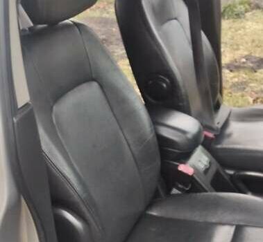 Серый Шевроле Каптива, объемом двигателя 2.4 л и пробегом 223 тыс. км за 8700 $, фото 6 на Automoto.ua