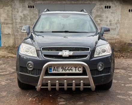 Сірий Шевроле Каптіва, об'ємом двигуна 2 л та пробігом 298 тис. км за 6999 $, фото 2 на Automoto.ua