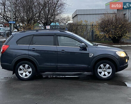 Серый Шевроле Каптива, объемом двигателя 2 л и пробегом 160 тыс. км за 8300 $, фото 3 на Automoto.ua