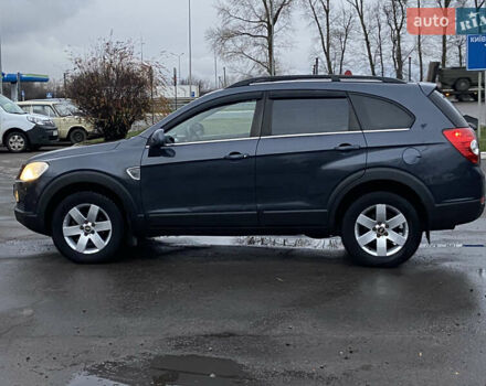 Серый Шевроле Каптива, объемом двигателя 2 л и пробегом 160 тыс. км за 8300 $, фото 7 на Automoto.ua